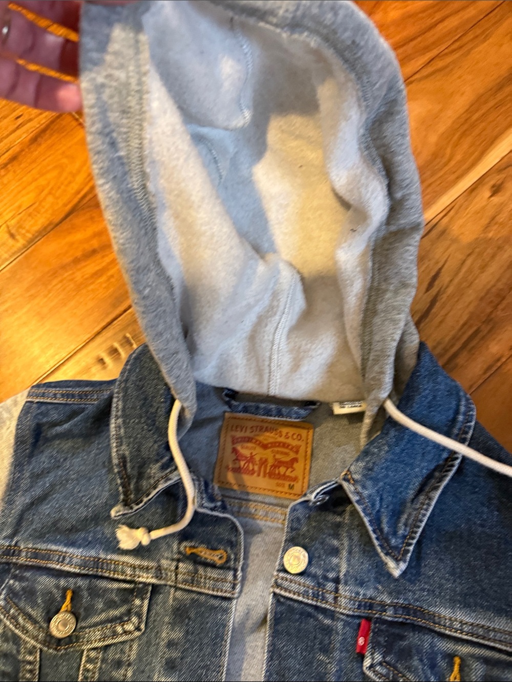 Levi's Blue Denim Jacket with Gray Hoodie Sleeves, Medium, NWOT - Picture 4 of 6